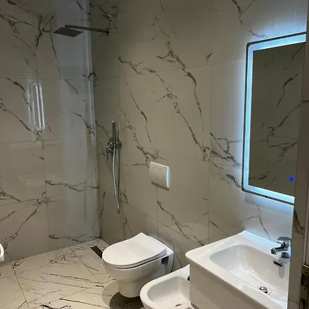 Hafuzi Eagles Nest 아파트 Durrës